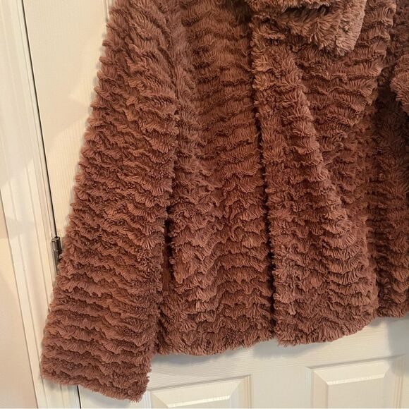 Patagonia Blush Pink Teddy Jacket NWOT - Picture 6 of 8